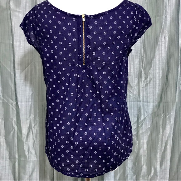 Lilly Pulitzer Izzie blouse - Picture 3 of 9